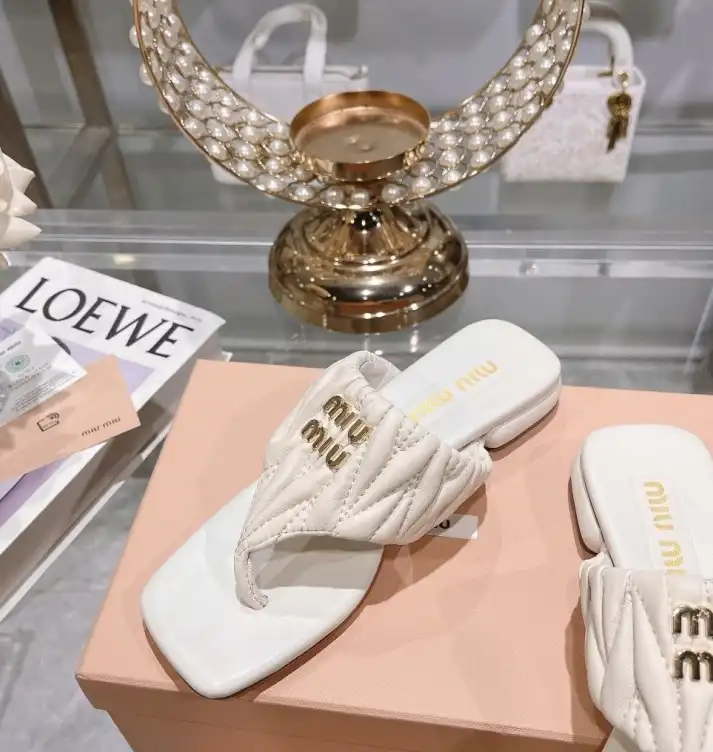 hype Miu Miu Slippers