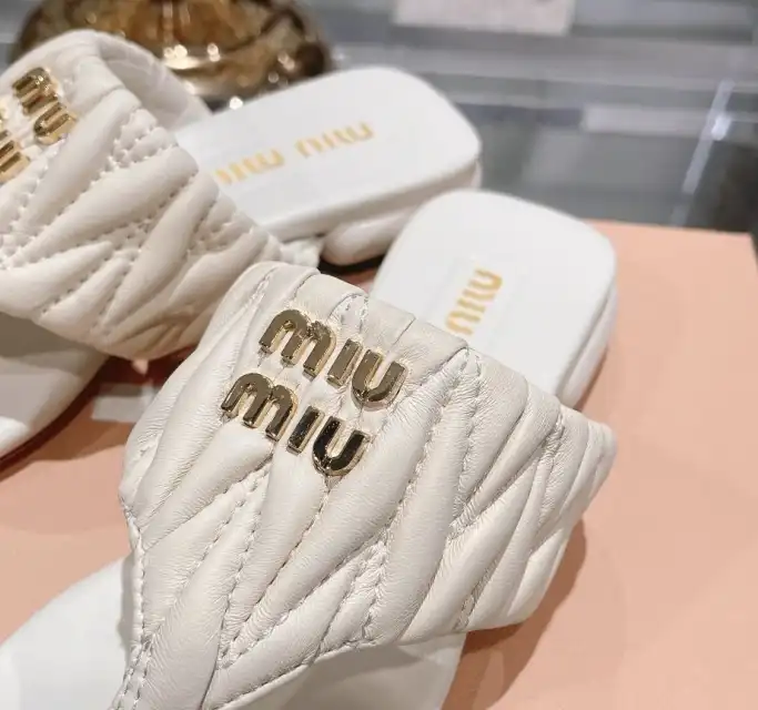 hype Miu Miu Slippers