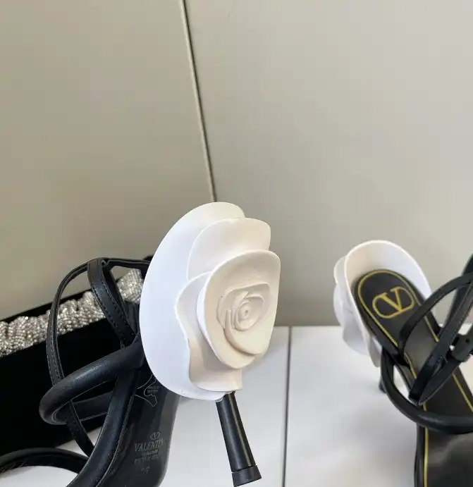 hype Valentino Sandals