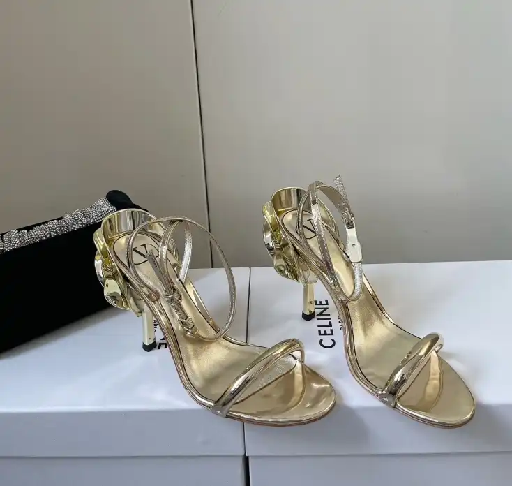 hype Valentino Sandals