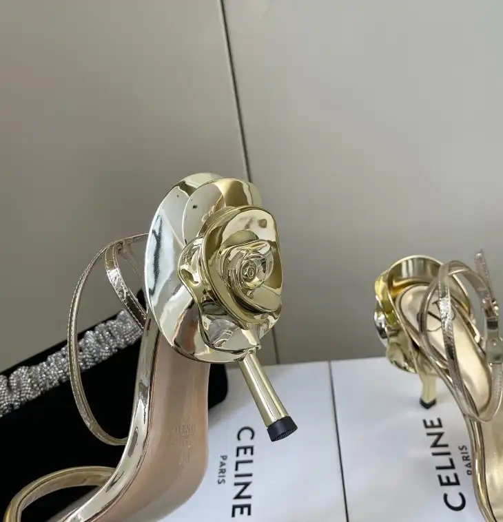 hype Valentino Sandals