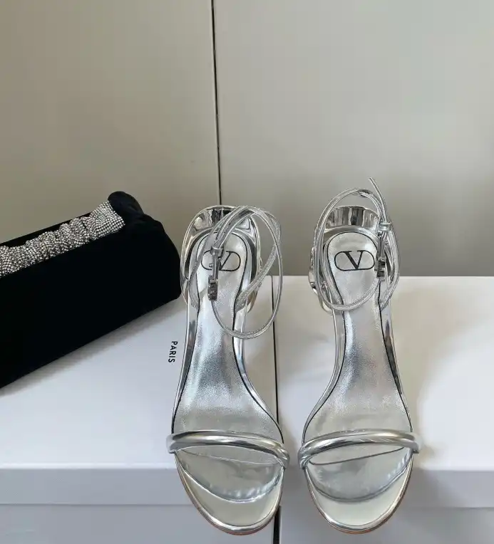 hype Valentino Sandals