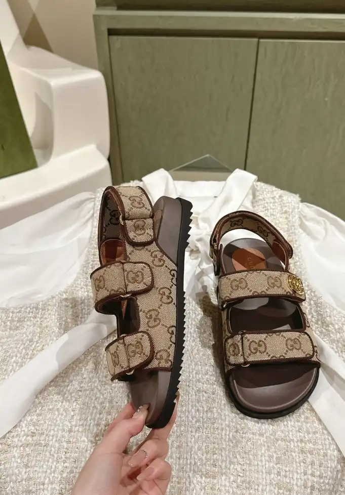 hype Gucci Sandals