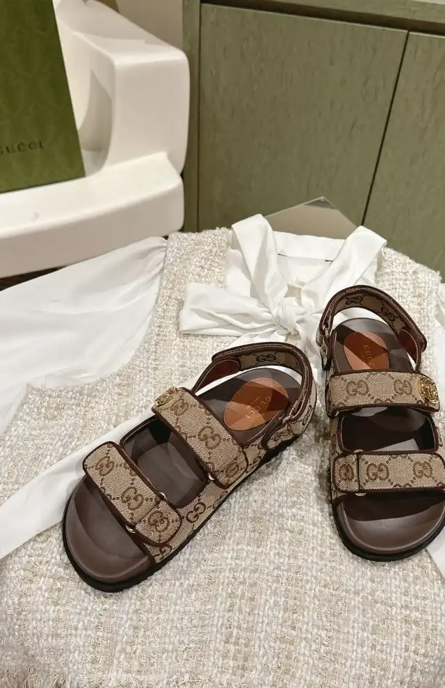 hype Gucci Sandals