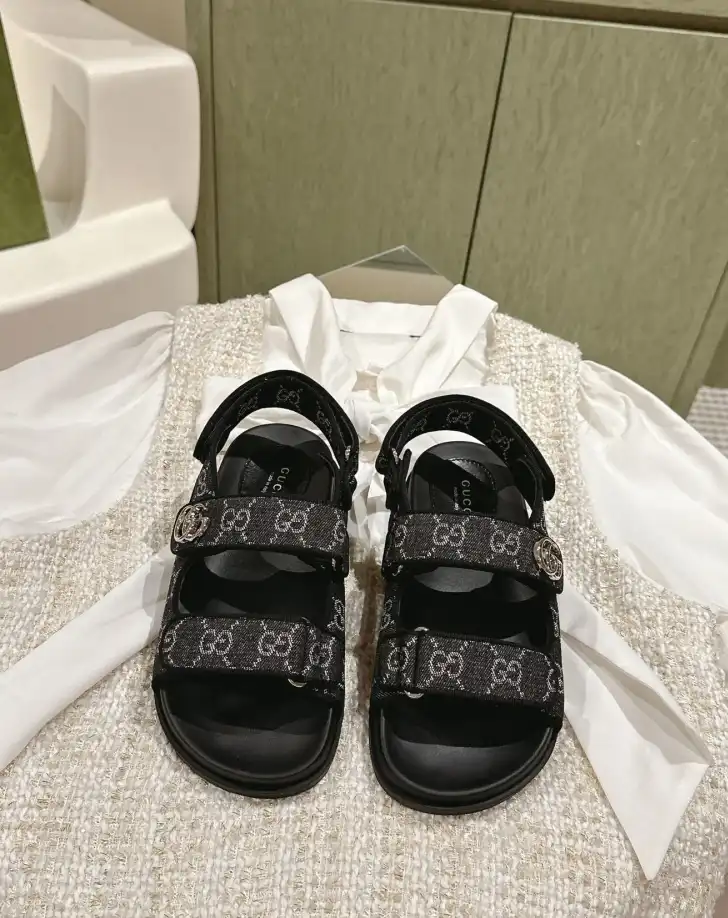 hype Gucci Sandals