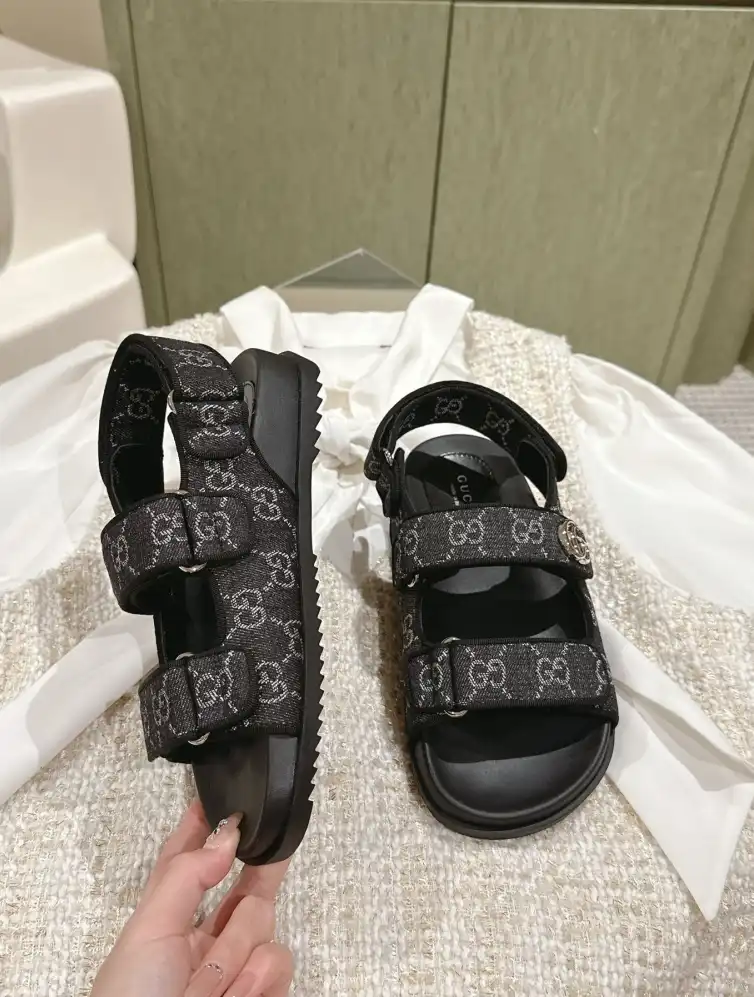 hype Gucci Sandals