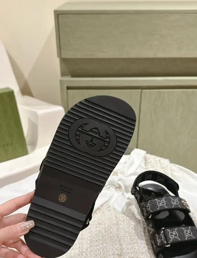 hype Gucci Sandals