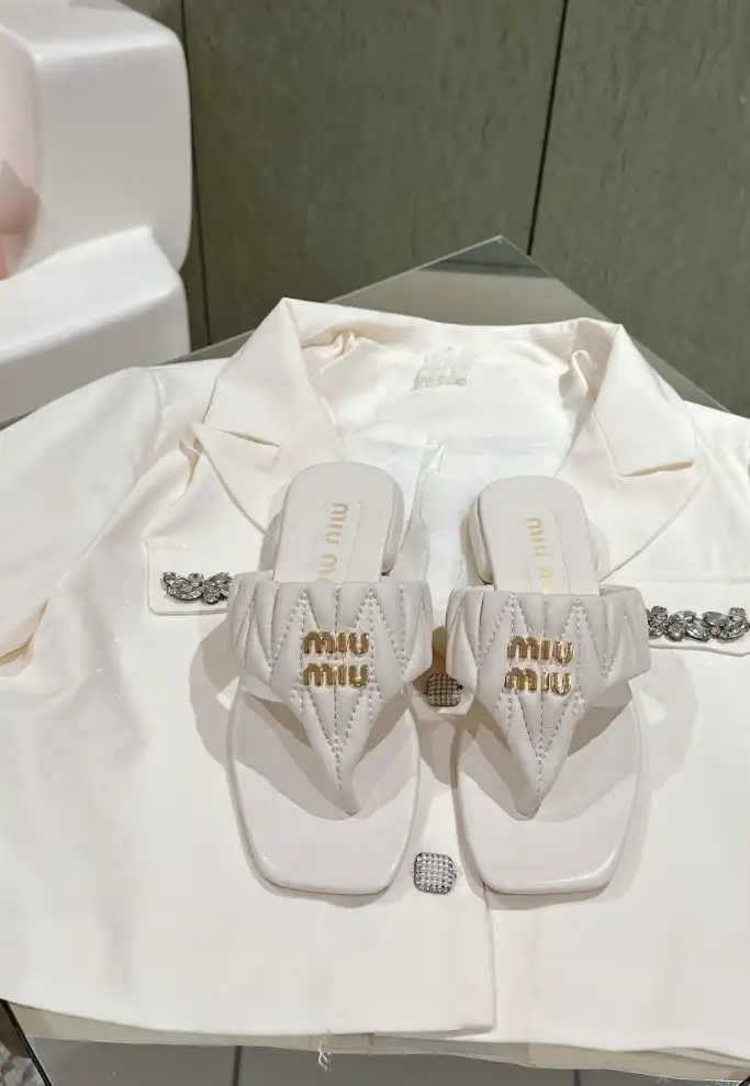 hype Miu Miu Slippers