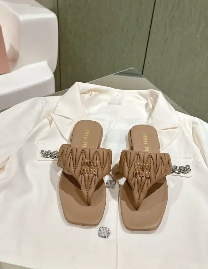 hype Miu Miu Slippers