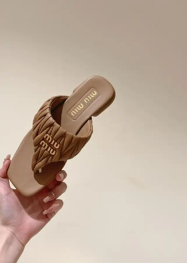 hype Miu Miu Slippers