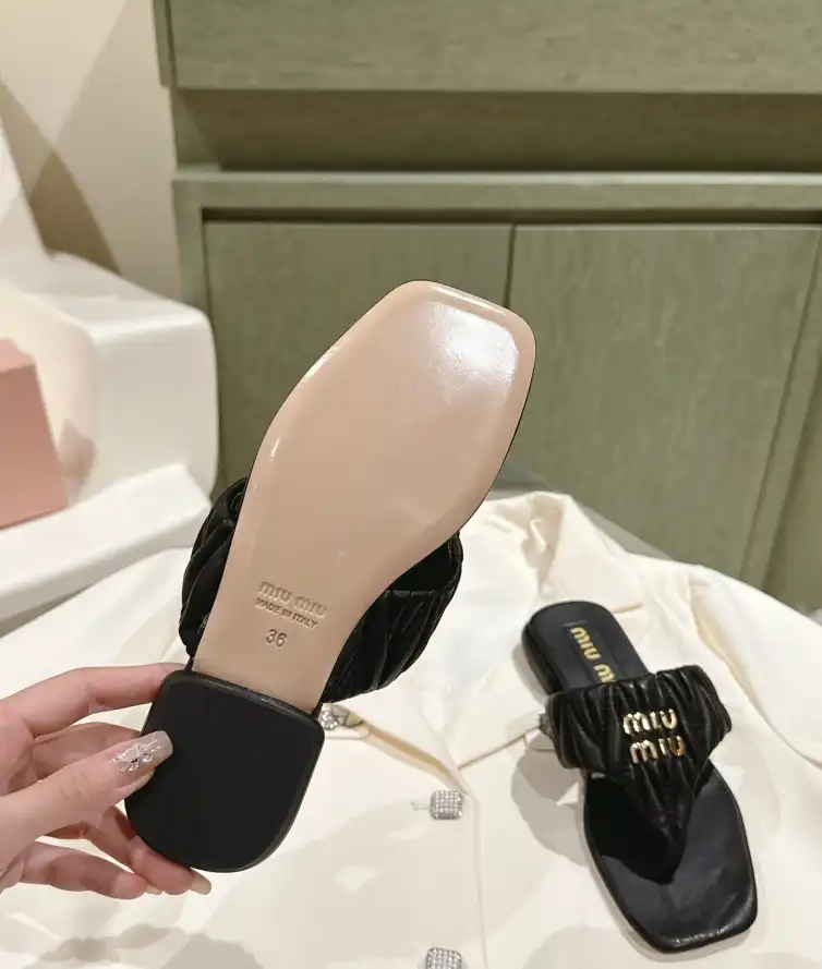 hype Miu Miu Slippers