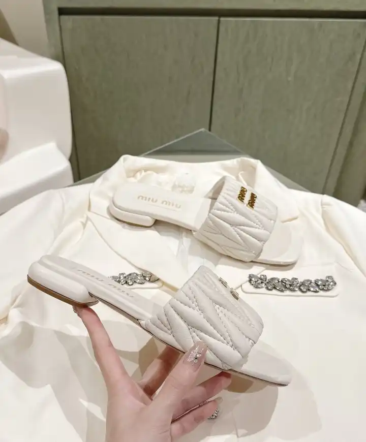 hype Miu Miu Slippers