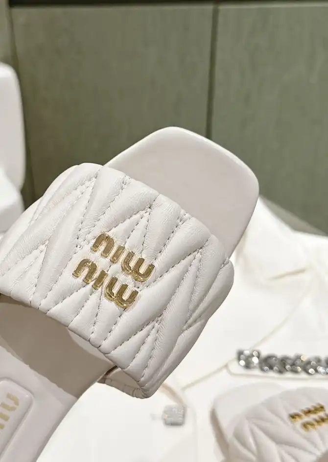 hype Miu Miu Slippers