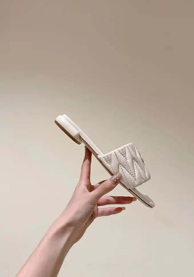 hype Miu Miu Slippers