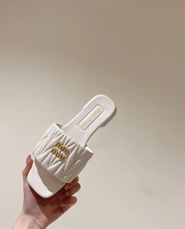 hype Miu Miu Slippers