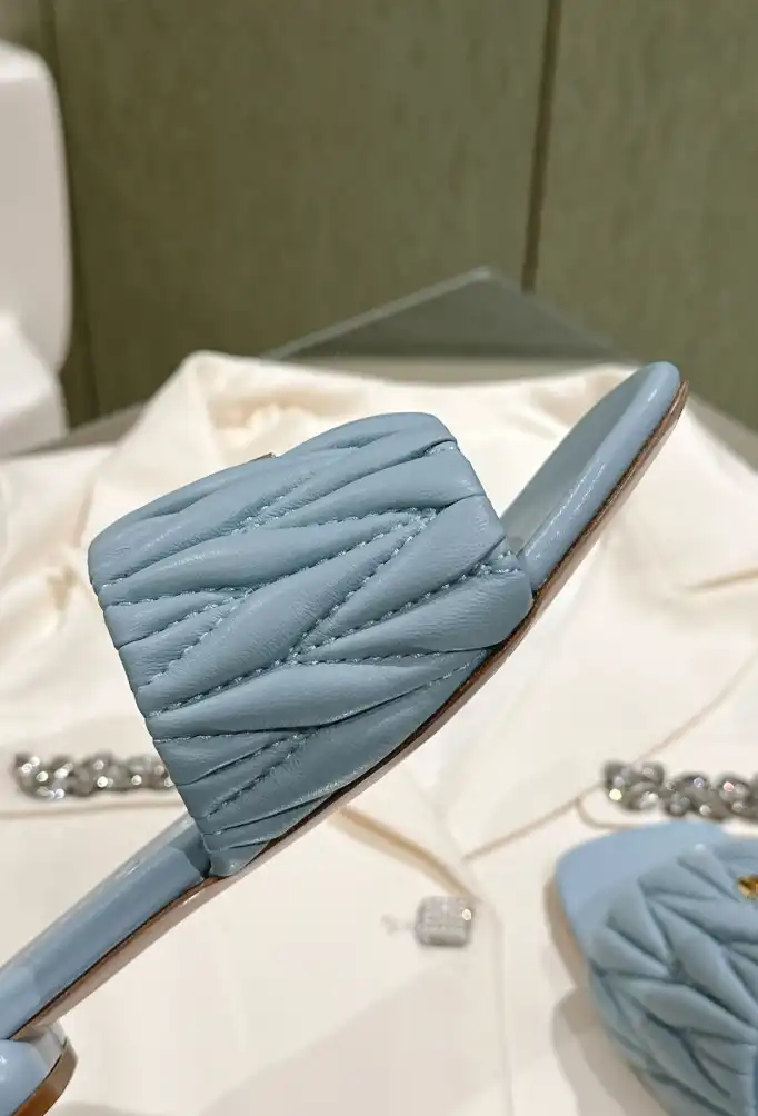 hype Miu Miu Slippers