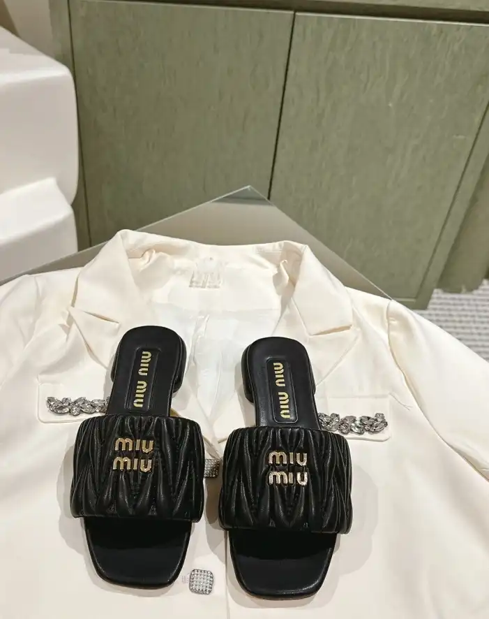 hype Miu Miu Slippers