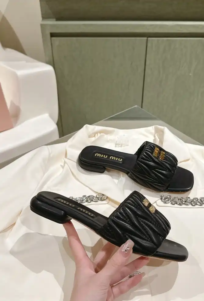 hype Miu Miu Slippers