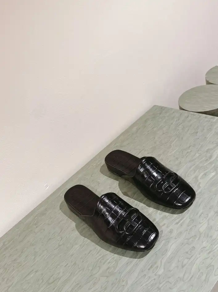 hype Balenciaga Slippers