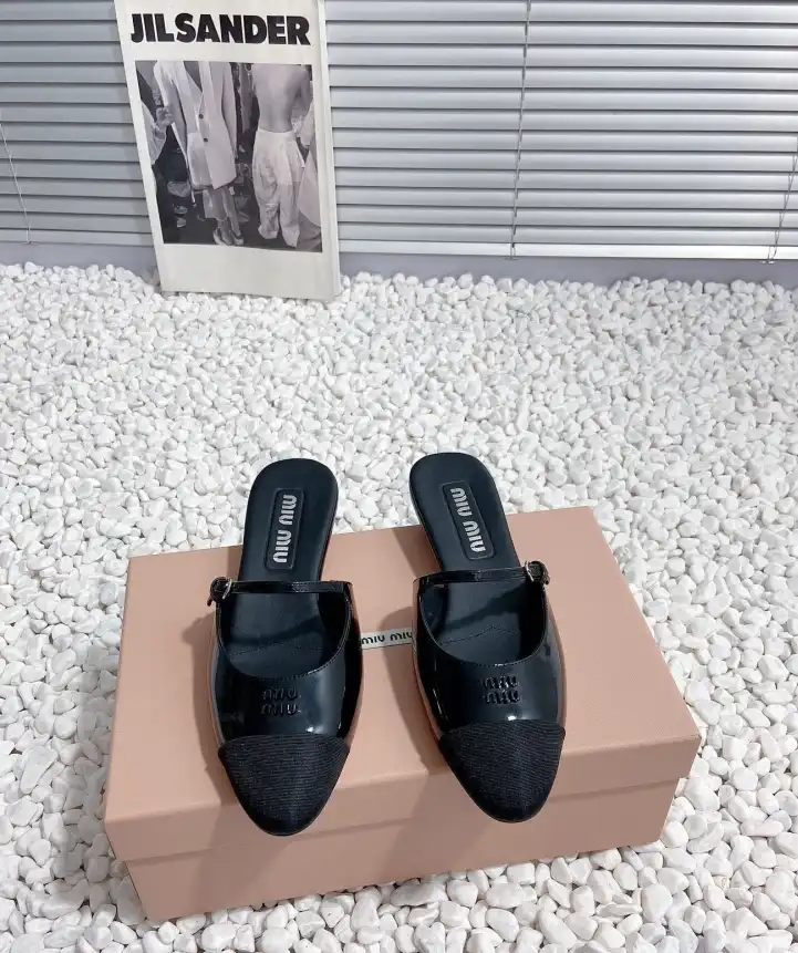 hype Miu Miu Slippers