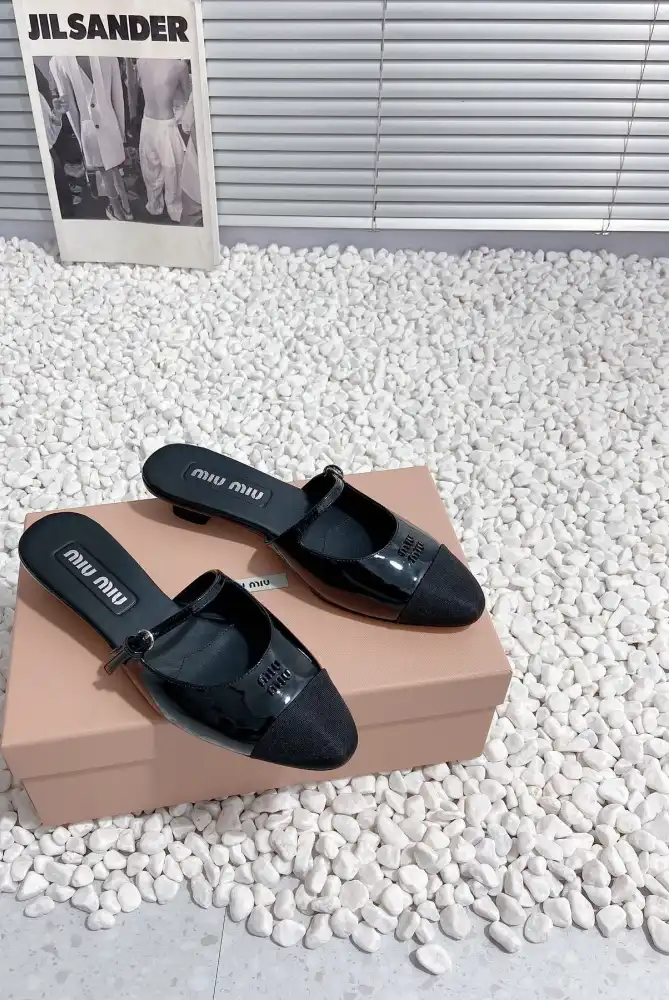 hype Miu Miu Slippers