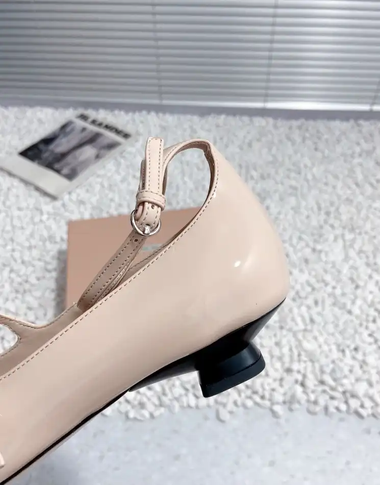 hype Miu Miu flat shoes