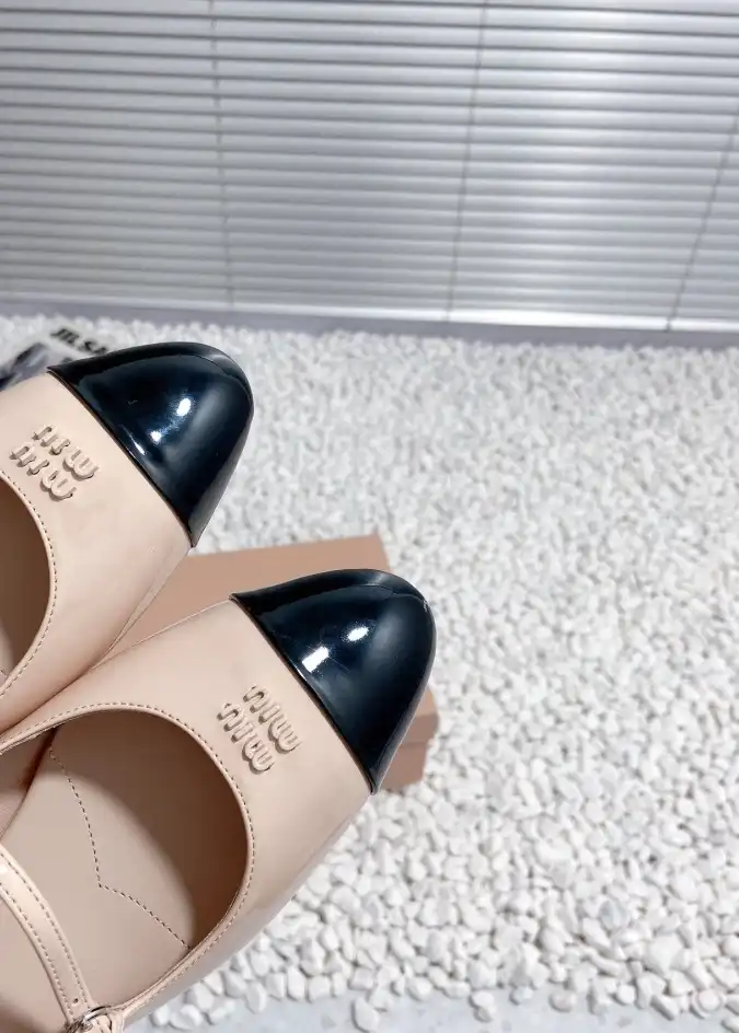 hype Miu Miu flat shoes