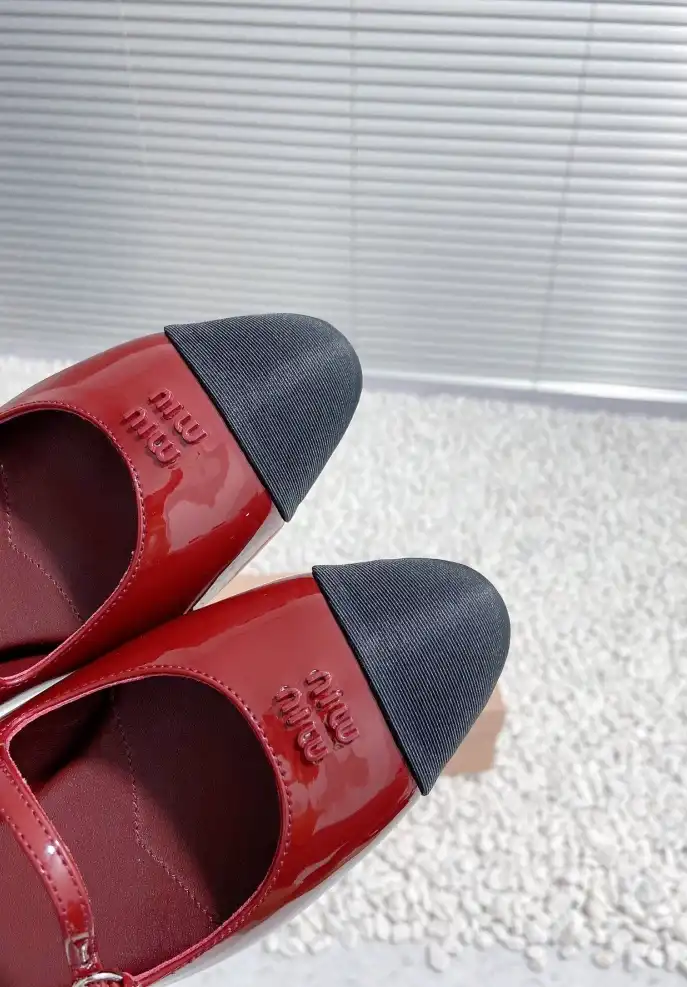 hype Miu Miu flat shoes