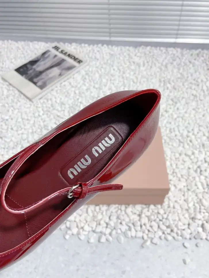 hype Miu Miu flat shoes