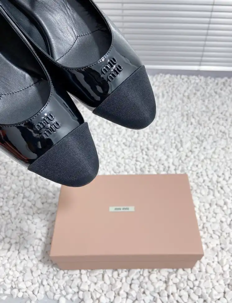 hype Miu Miu flat shoes