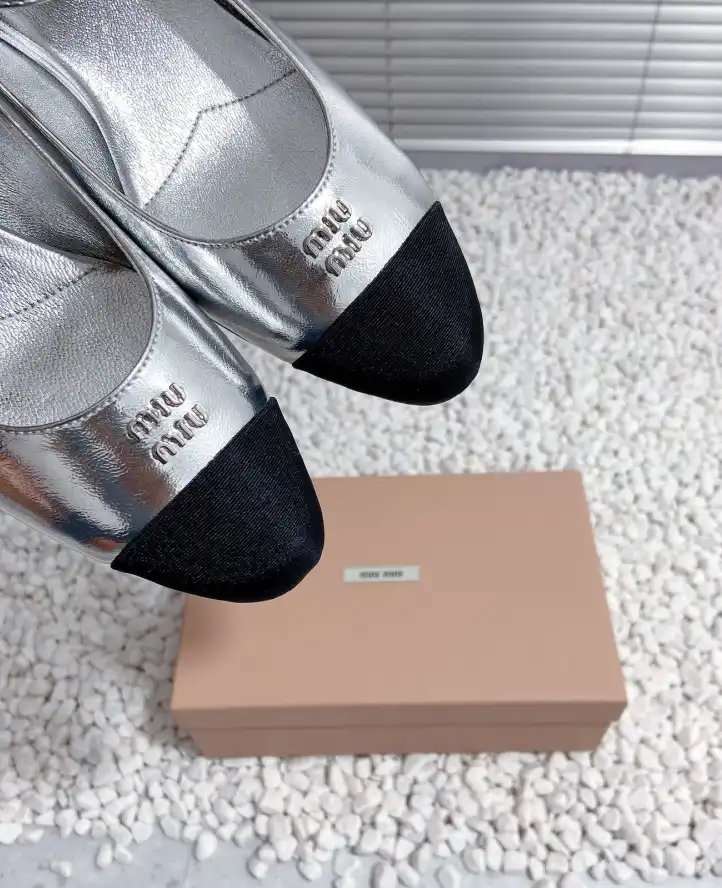 hype Miu Miu flat shoes