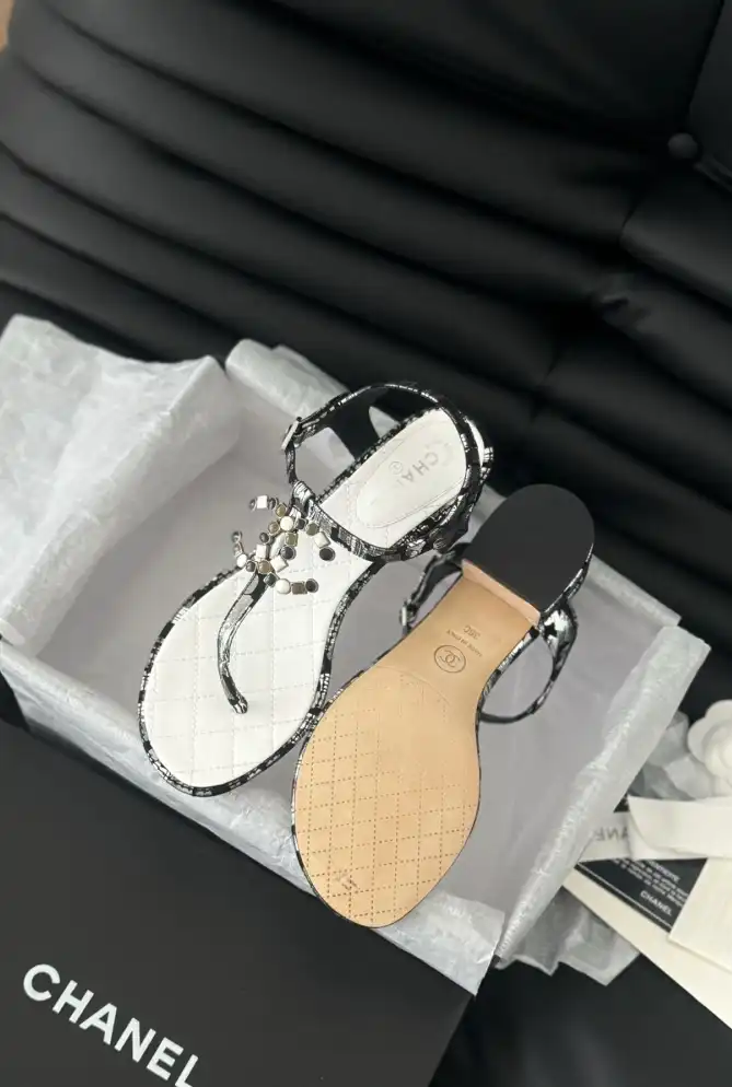 hype Chanel High Heels