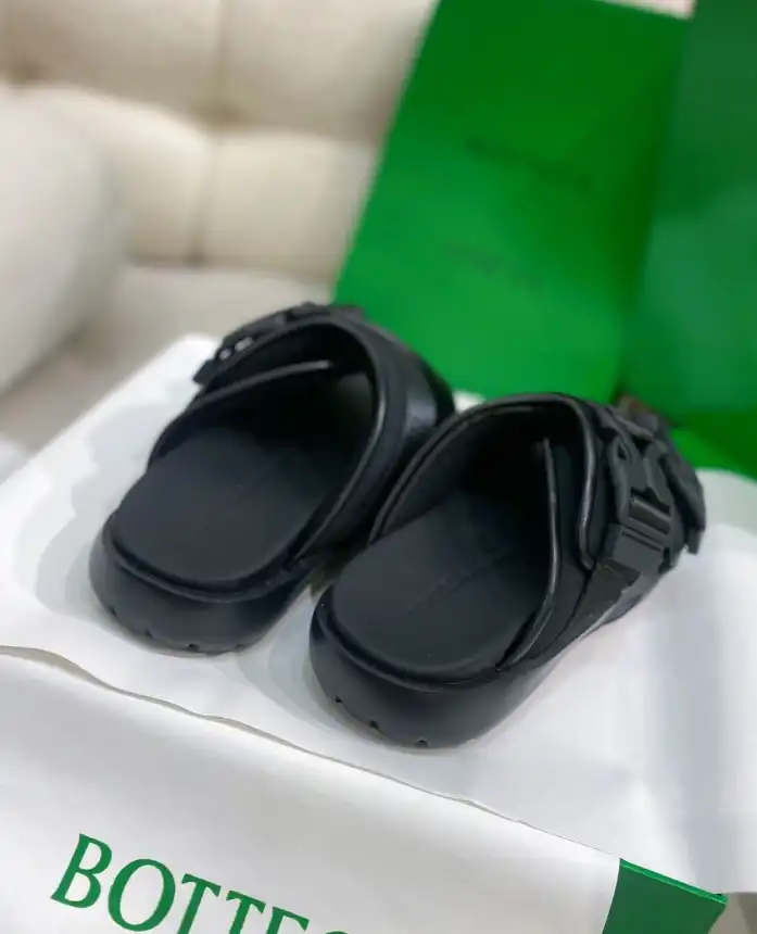 hype Fendi Slippers