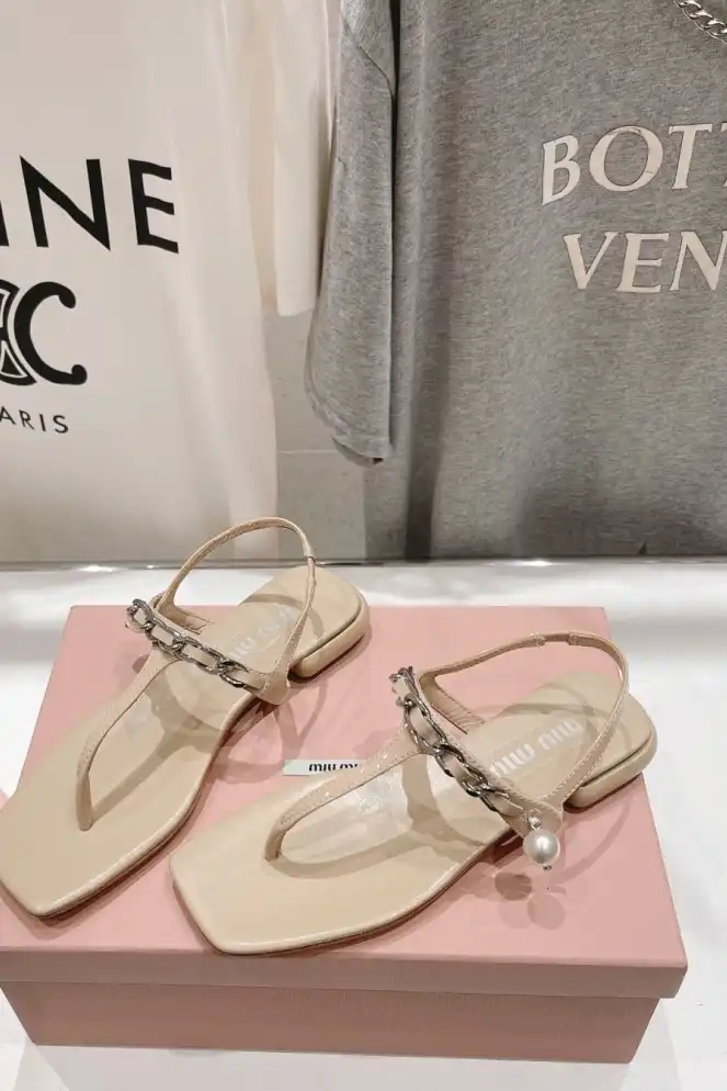 hype Miu Miu Sandals