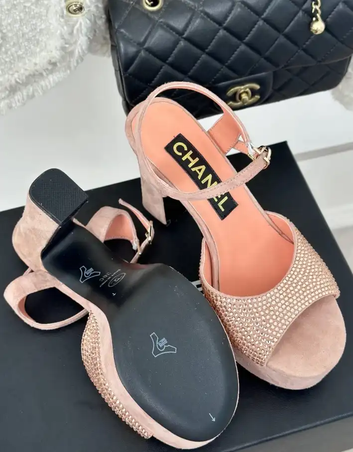 hype Chanel High Heels