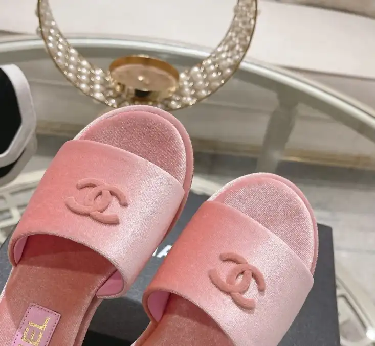 hype Chanel Slippers