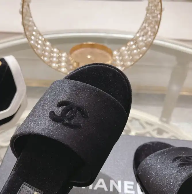 hype Chanel Slippers