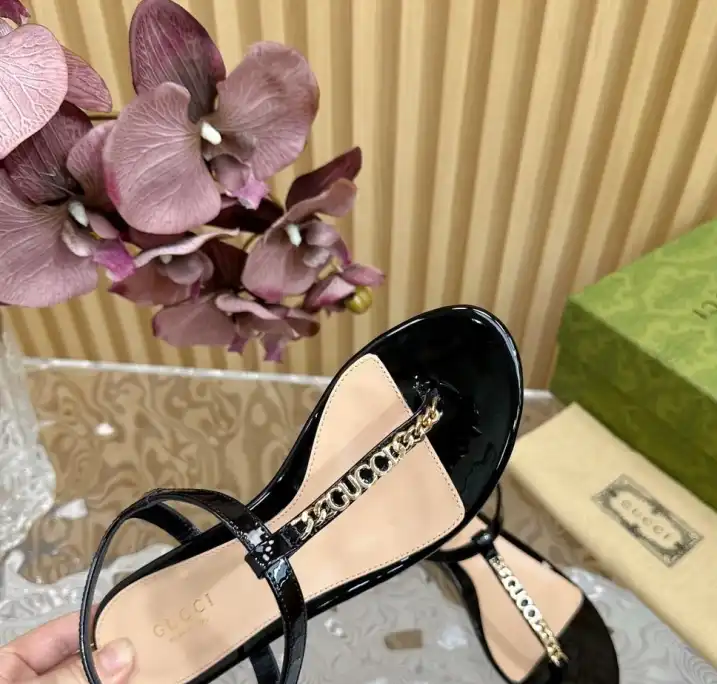 hype Gucci Sandals