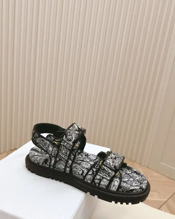 hype Christian Dior Sandals