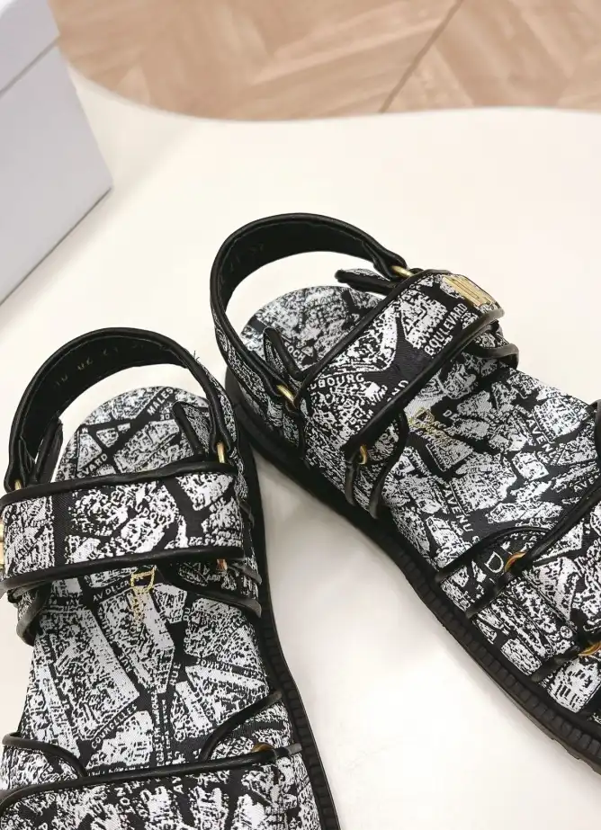 hype Christian Dior Sandals