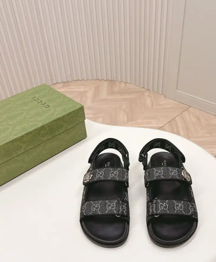 hype Gucci Sandals