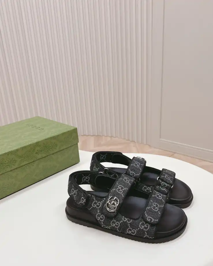 hype Gucci Sandals