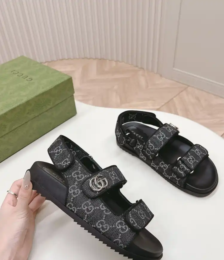 hype Gucci Sandals