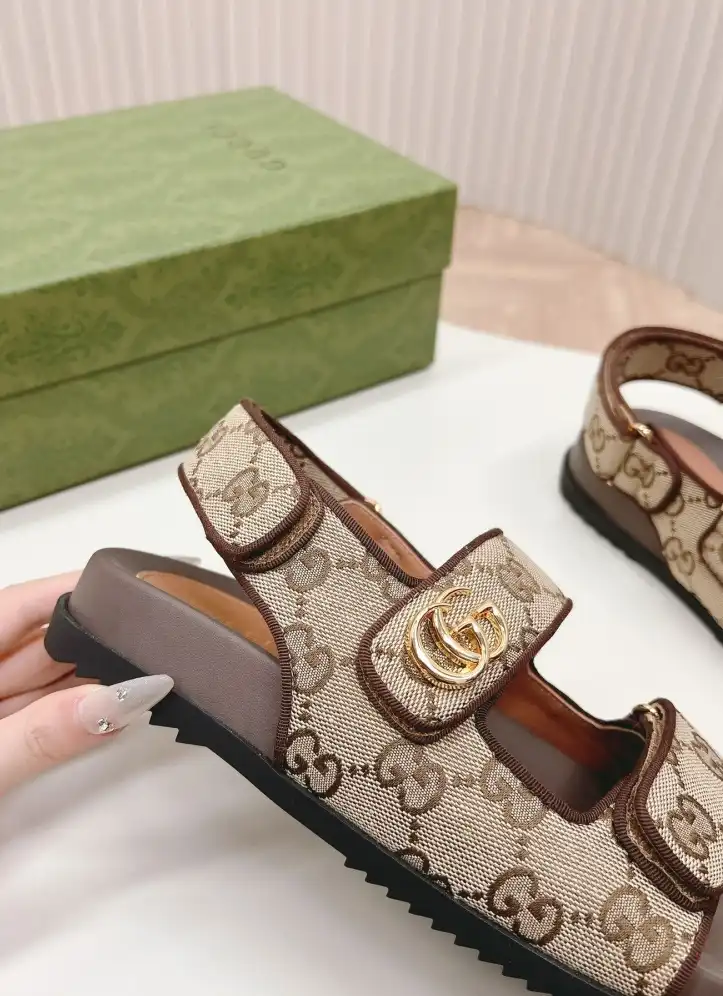 hype Gucci Sandals