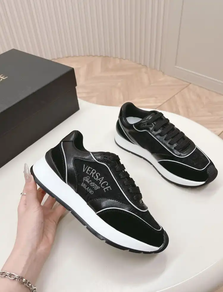 hype Givenchy Sneakers