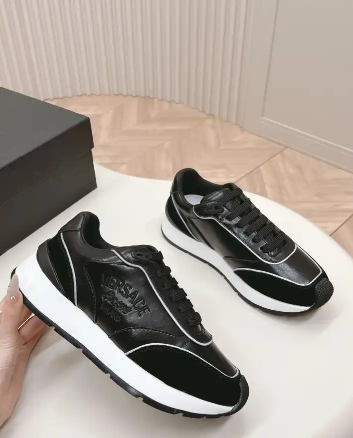 hype Givenchy Sneakers