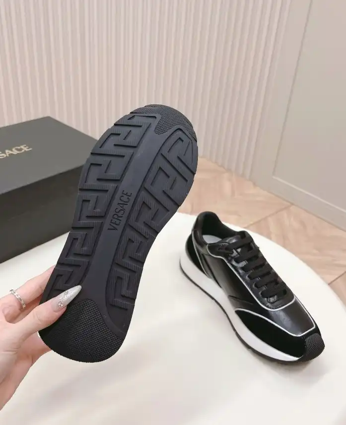 hype Givenchy Sneakers