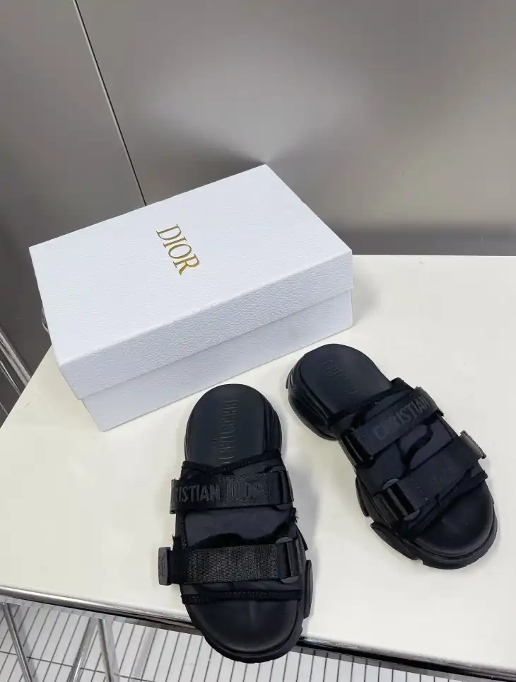 hype Christian Dior Slippers