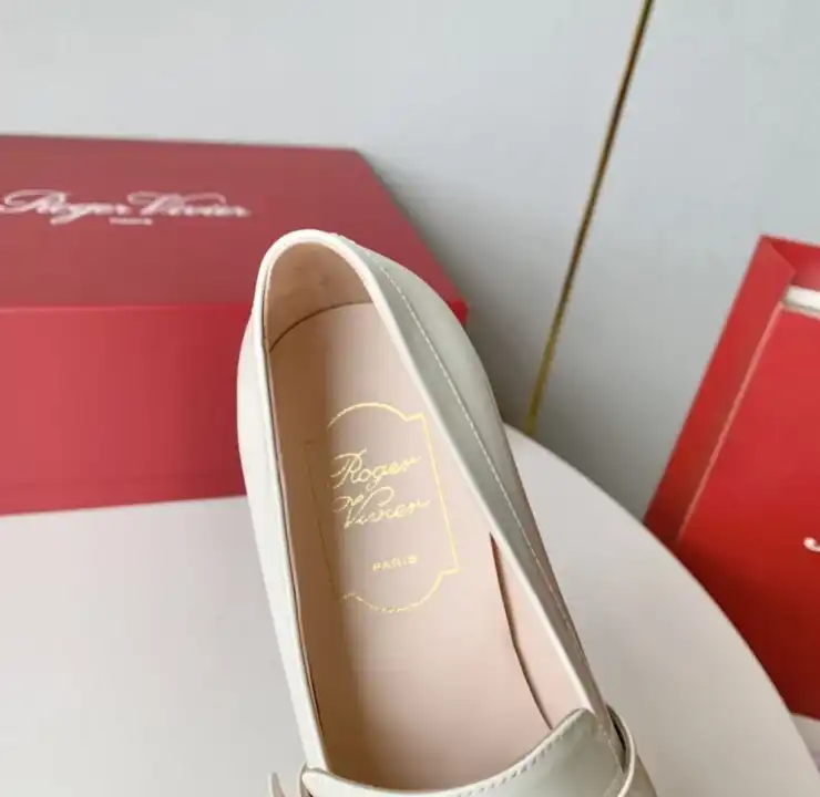 hype Roger Vivier Leather Shoes