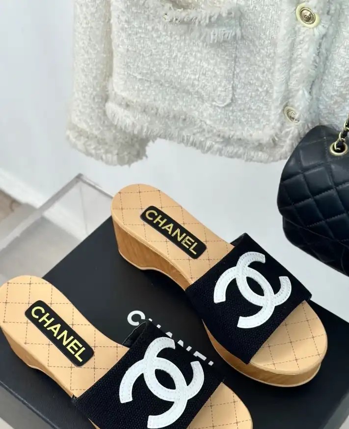 hype Chanel Slippers